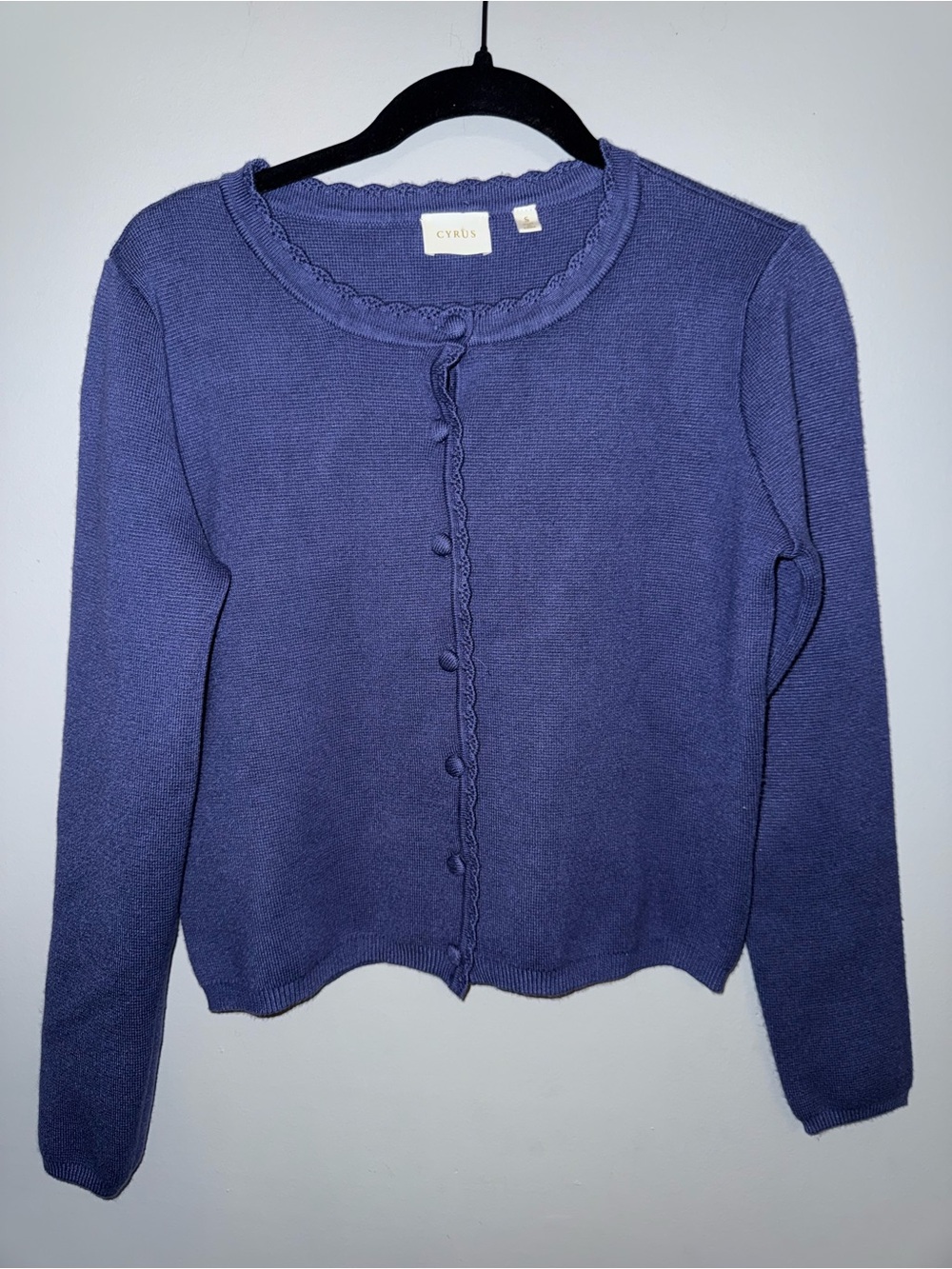 Cyrus Women's Violet Scallop-Trim Button Cardigan